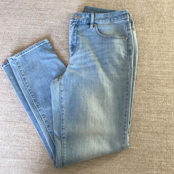 Chico’s So Slimming Girlfriend Slim light wash Ankle jeans Size 1T (8Tall) - Picture 3 of 11